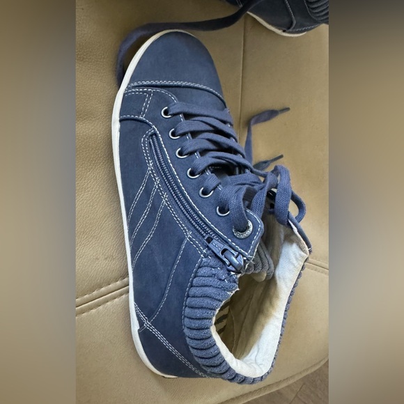 Taos Startup High Top Vintage Lace-Up Sneakers - Picture 6 of 8